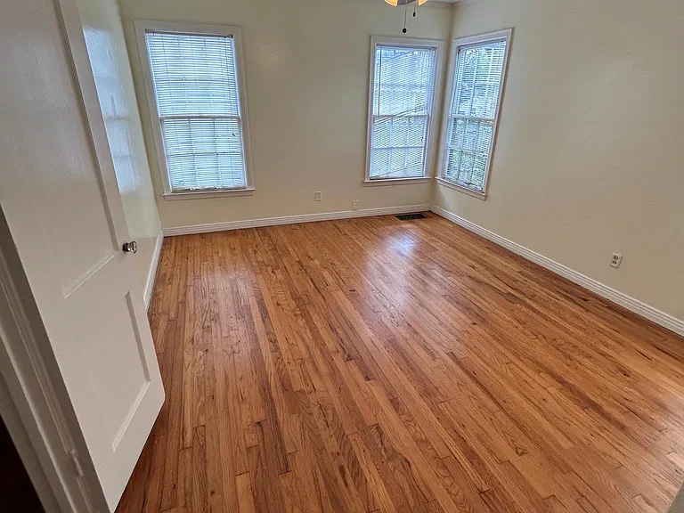 1255 San Patricio Dr — Photo 15