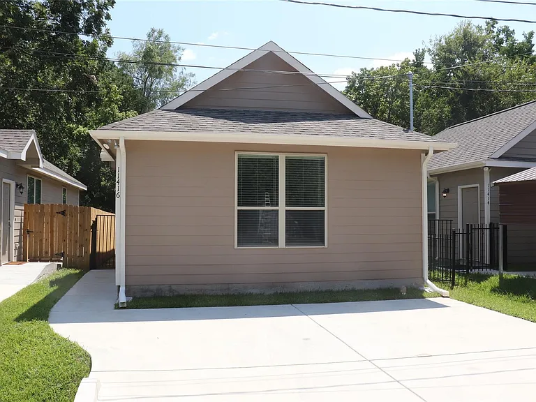 11416 Underwood St — Photo 1