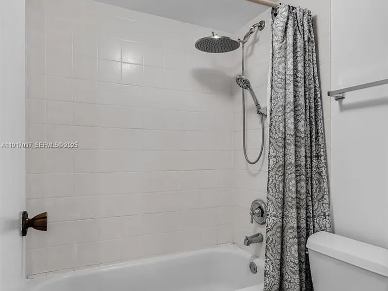 575 Crandon Blvd #504 — Photo 18