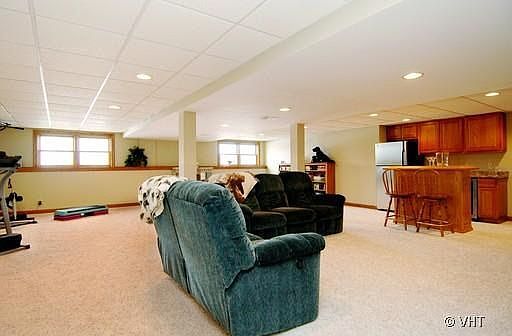 Family Room w/Wetbar