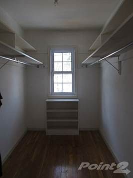 Master walkin closet 1
