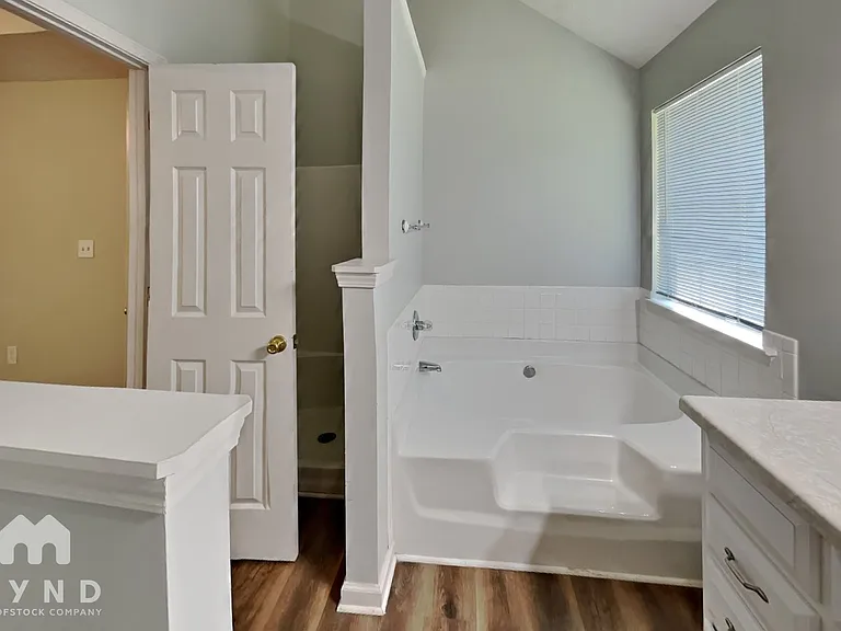 10851 Southshore Ct — Photo 15