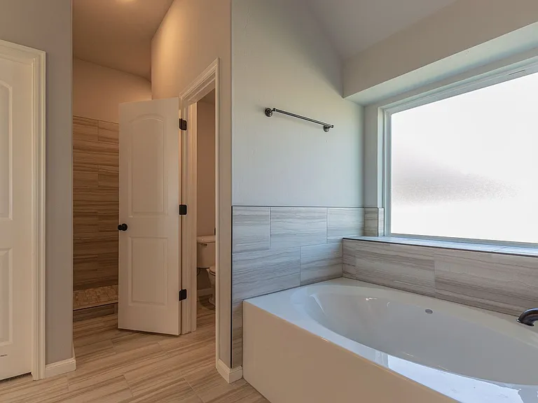 4200 NW 156th Ter — Photo 19