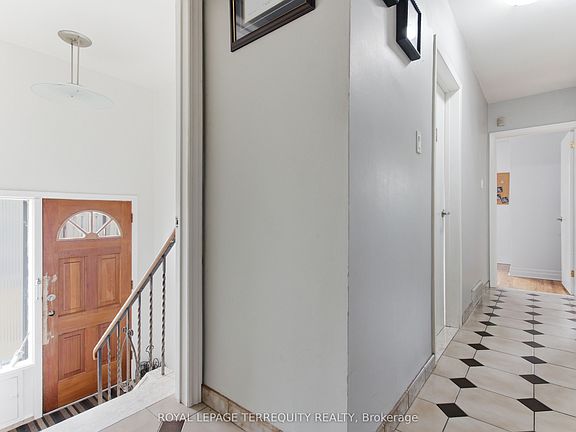 3rd image of 21 Buckland Rd