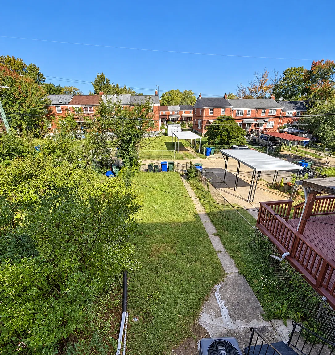 3 bed, 1.5 bath, 1258 sqft, $2,400 — Photo 2