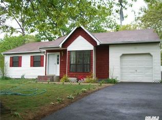 57 Marc Dr, Ridge, NY 11961