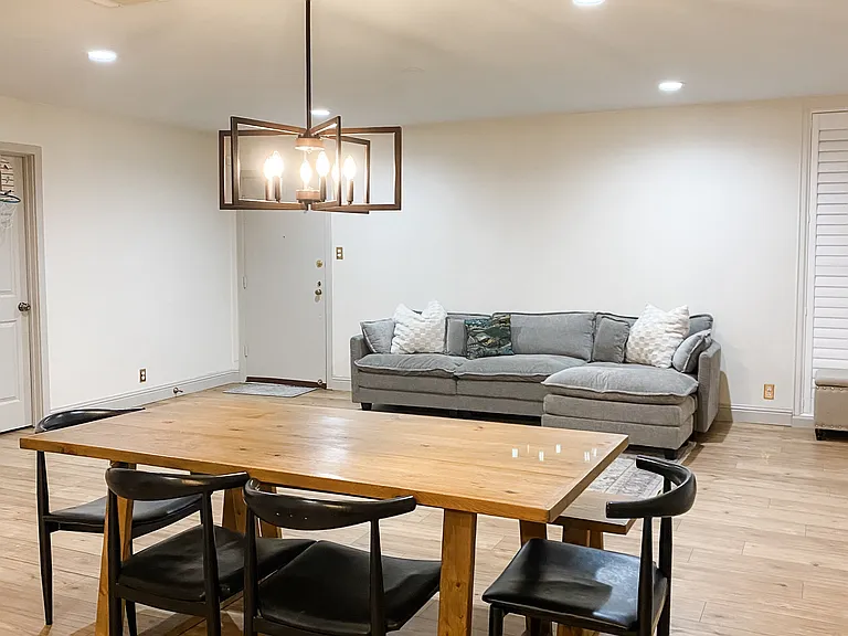 2155 N Orange St — Photo 5