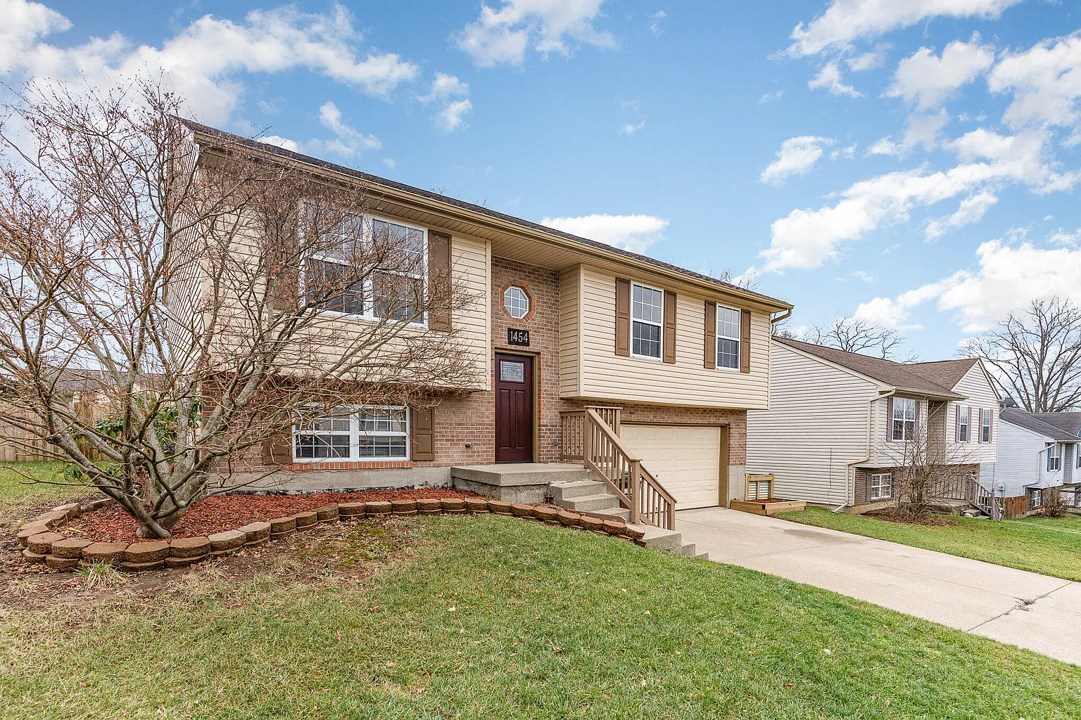 1454 Melinda Ln photo 1