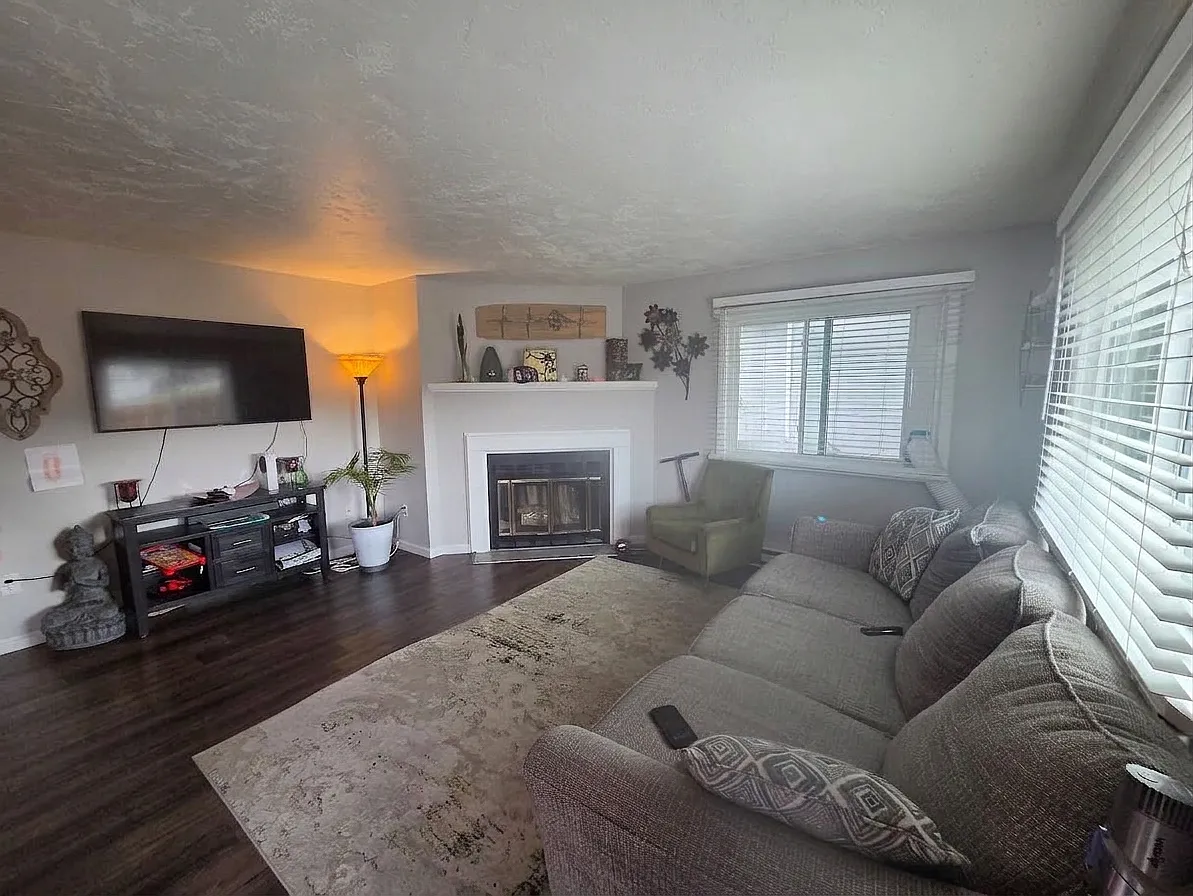 2 bed, 2.5 bath, 1203 sqft, $1,500 — Photo 2