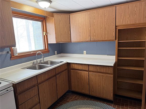 3rd image of 7557 E Port Bay Rd