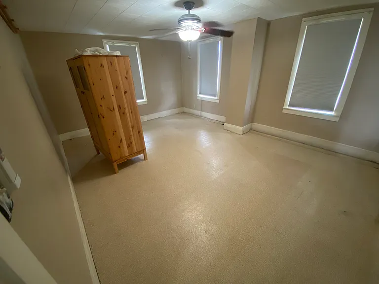 235 E Lamb St — Photo 5
