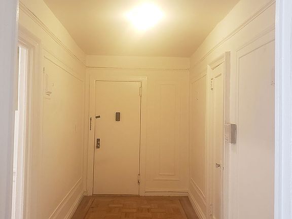 3rd image of 110 Seaman Ave APT 7A