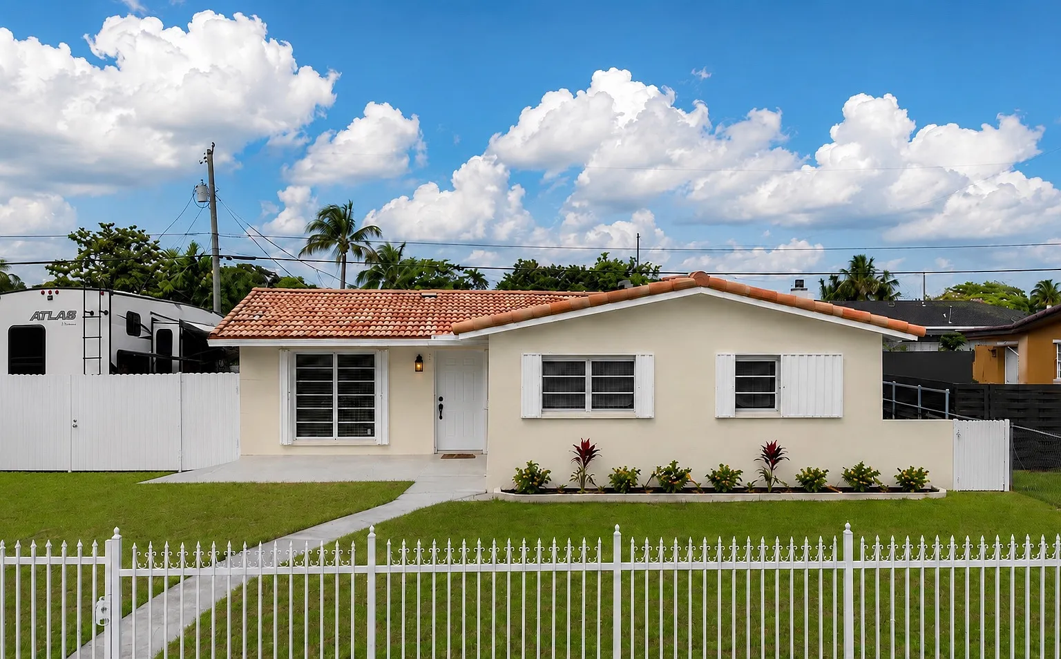 4 bed, 1500 sqft, $3,900 — Photo 1