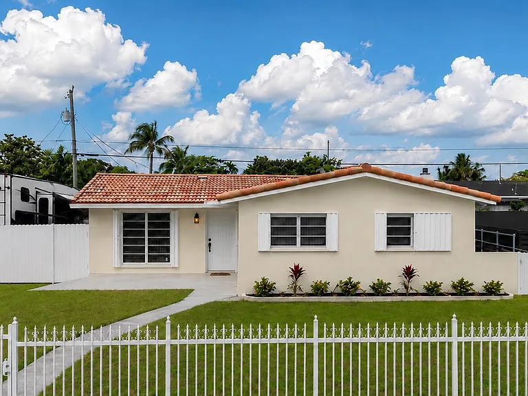 12231 SW 191st Ter — Photo 1