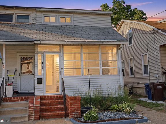 2nd image of 140 Paine St