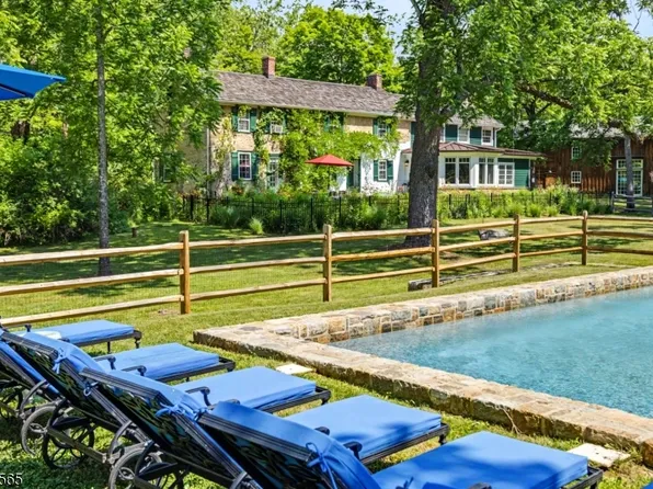 91 Red Mill Rd, Lebanon Twp., NJ 08826