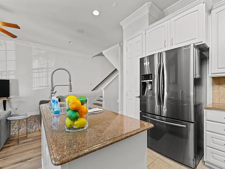 5816 La Vista Dr — Photo 11
