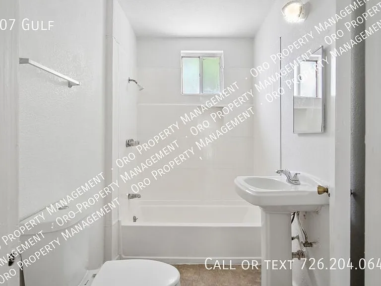 607 Gulf — Photo 14