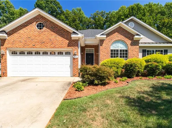 945 Wellesley Place Dr, Lewisville, NC 27023