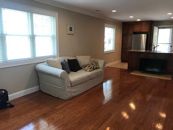 3rd image of 33 Starr Dr W APT 6