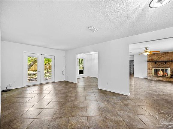 4th image of 115 Bear Dr