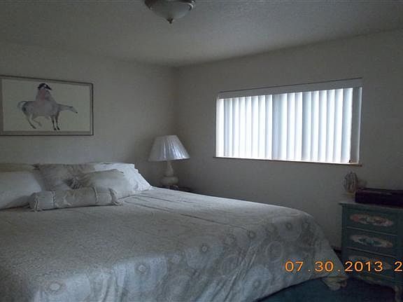 King size bedroom