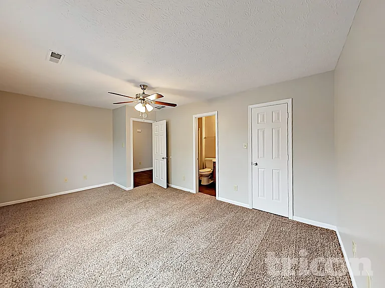 4811 Oakforge Dr — Photo 7
