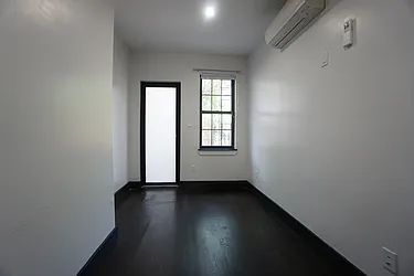 Rented by Rennit Inc.