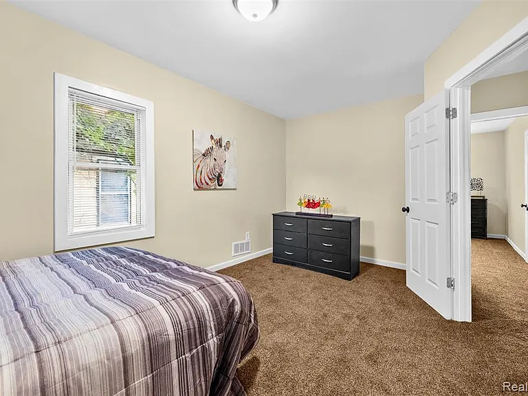 3196 Helen St — Photo 20