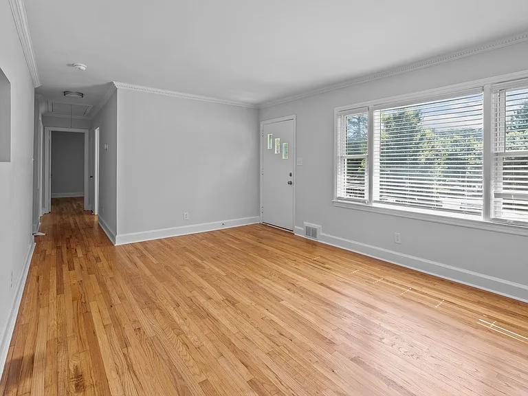 424 Peyton St — Photo 11