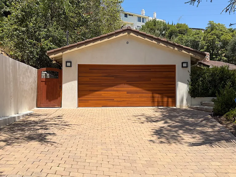 1385 Greenmont Dr — Photo 1