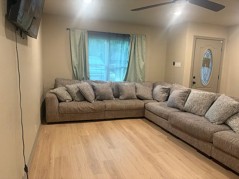 1509 Patricia Dr — Photo 3