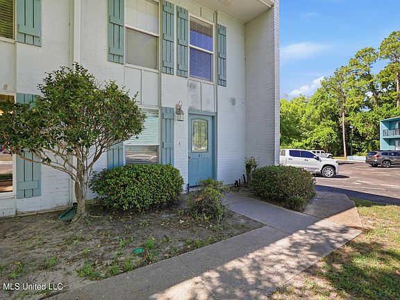 4th image of 3230 Cumberland Rd APT 41
