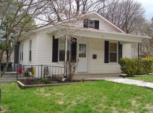 911 Robertson St, Staunton, VA 24401