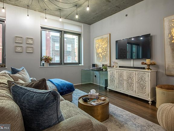 5th image of 1352 South St Unit 210