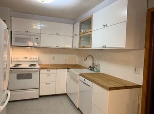 20060 Baltree Ct, Grosse Pointe Woods, MI 48236