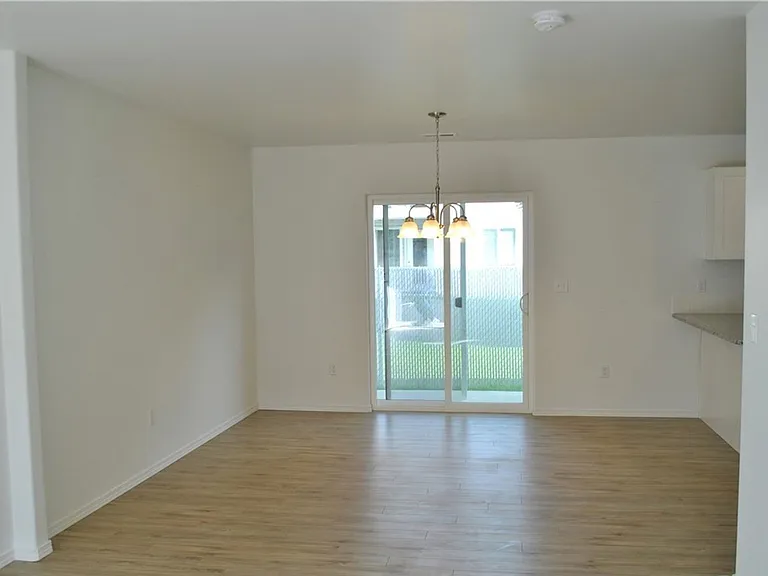 1525 S Monroe St — Photo 7