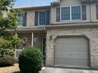 42 Nottingham Dr, Mechanicsburg, PA 17050