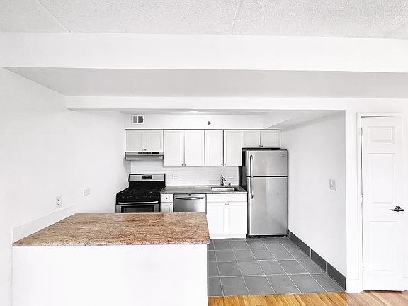 3rd image of 138 E 112th St #7K
