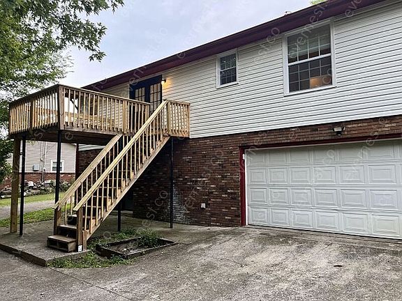 3rd image of 922 Dominion Dr