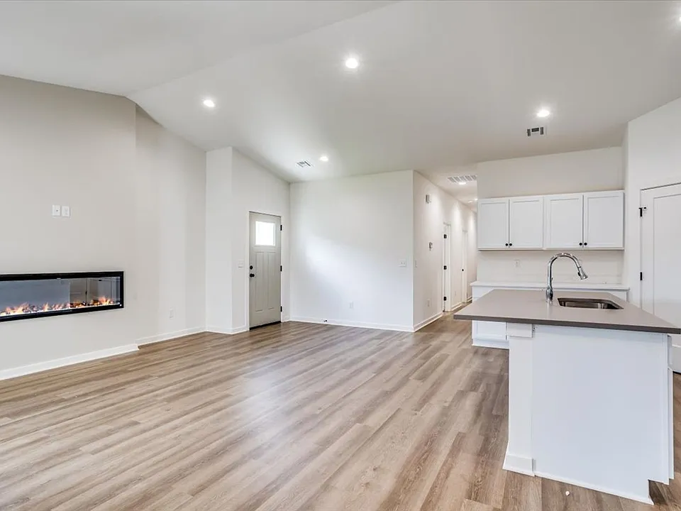 15438 W Josephine St