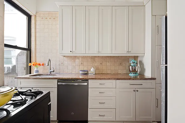 Sold by Compass | media 4