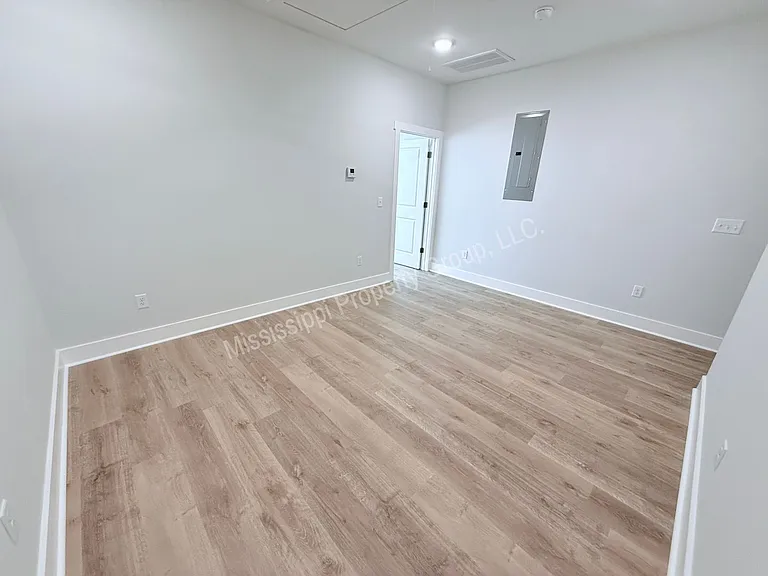 613 Miramar Ln — Photo 22