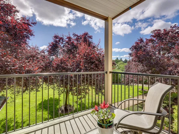 10740 NE Holly St Unit 204, Hillsboro, OR 97006