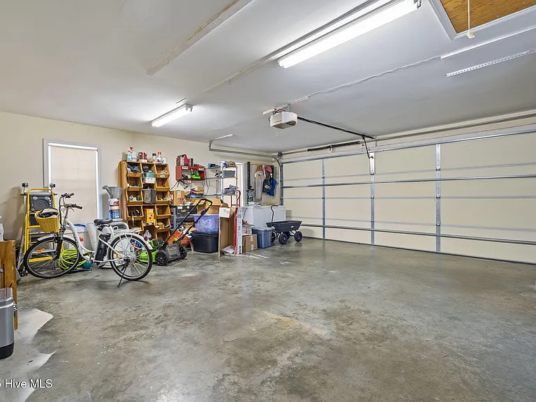 39 Bedford Cir — Photo 29
