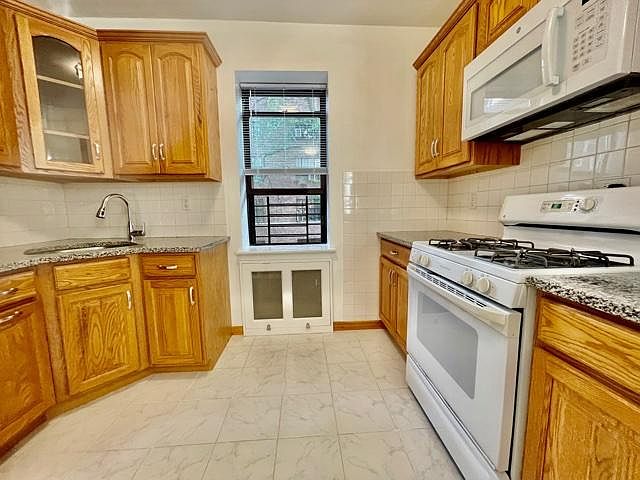 1st image of 302 Main St