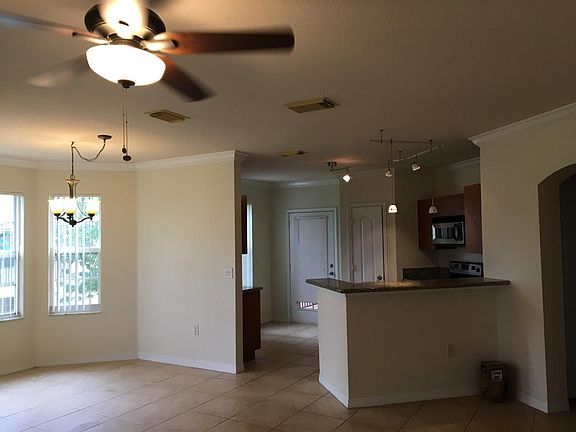 4th image of 134 SW Peacock Blvd APT 18-201