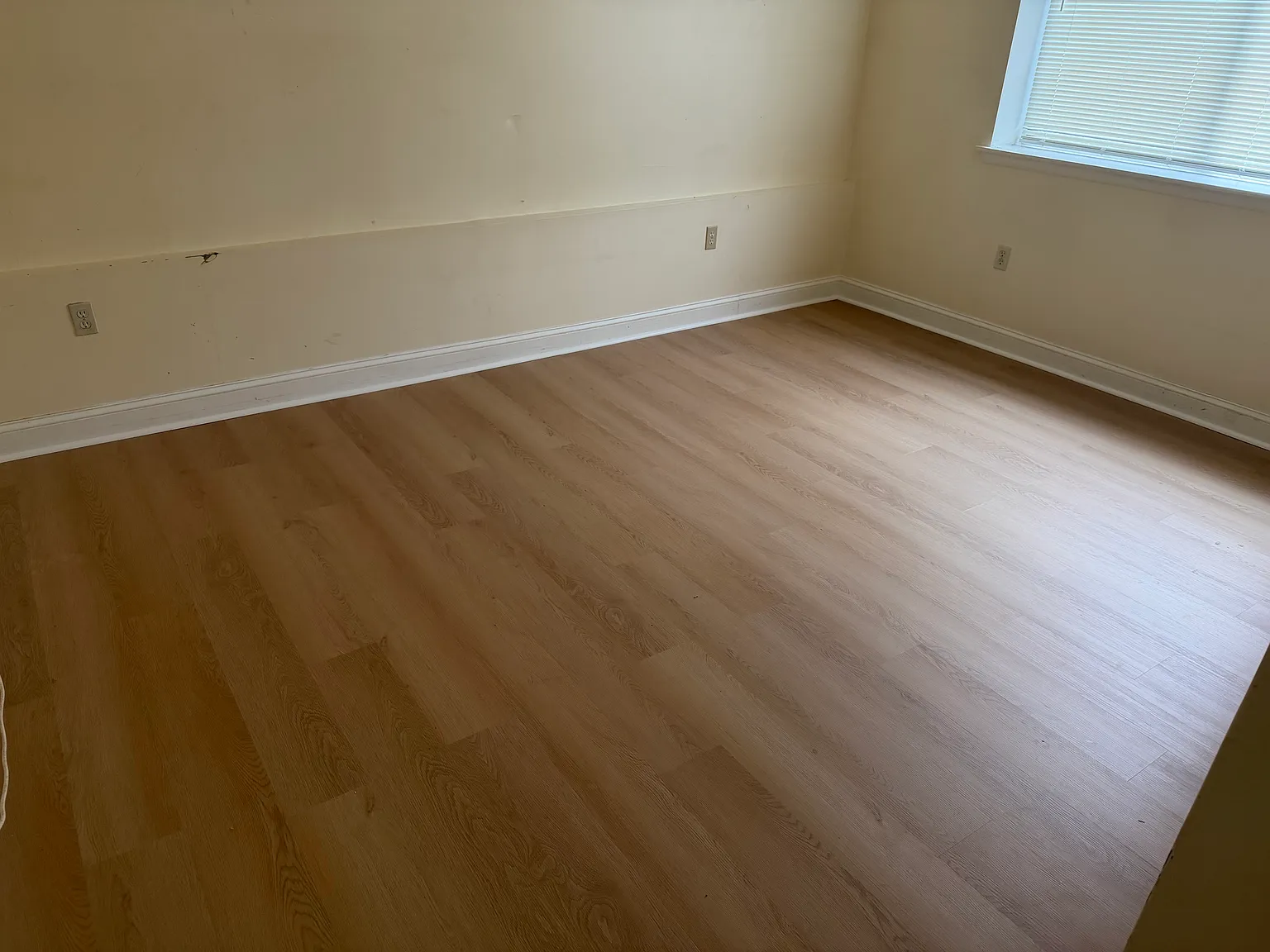 2102 Harbor View Dr — Photo 4