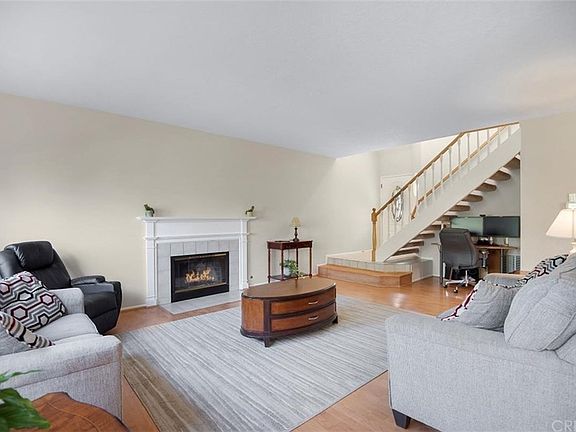 3rd image of 28437 Evergreen Ln