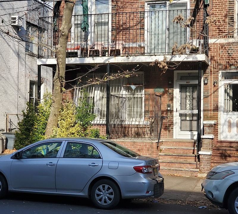 1st image of 927 51st St